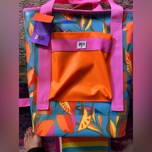 I am selling a Tabitha Brown beach cooler for Tabitha Brown plates